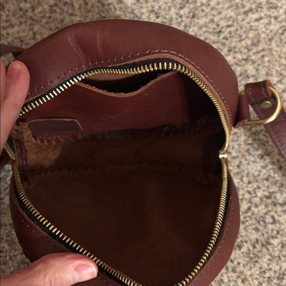 Portland Leather small circle bag - Picture 6 of 6